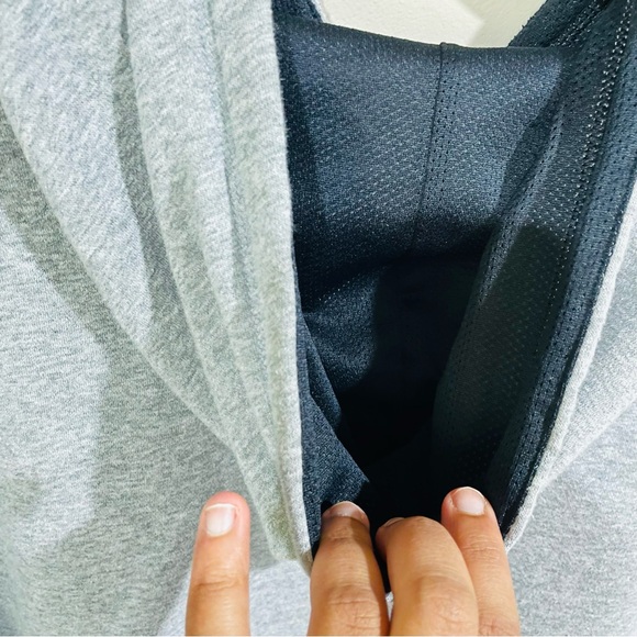 UNDER ARMOUR GRAY HOODIE - Picture 8 of 11